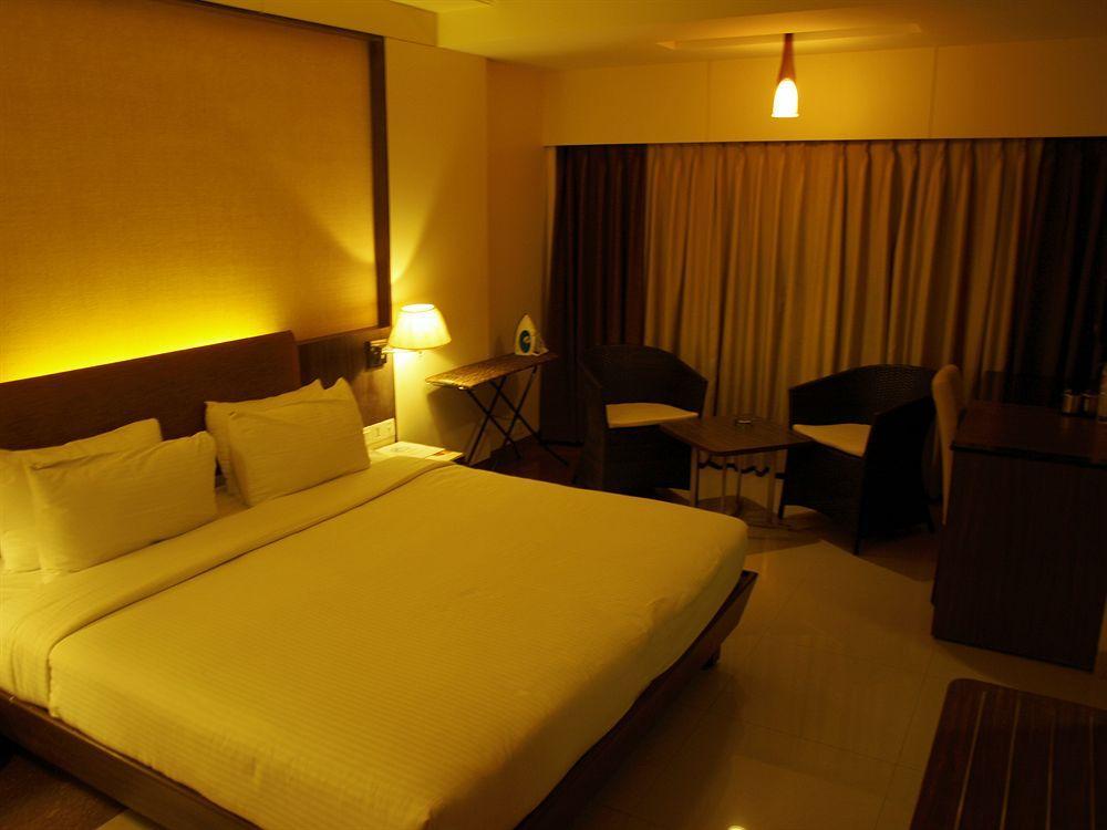 Kapila Business Hotel Pune Eksteriør bilde