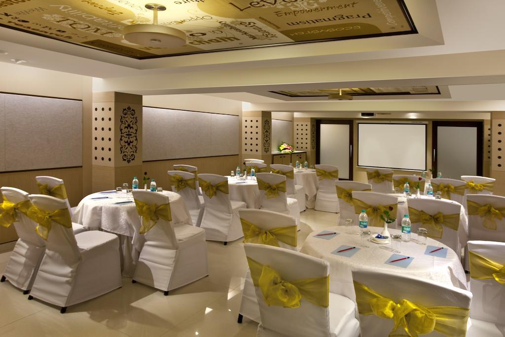 Kapila Business Hotel Pune Eksteriør bilde