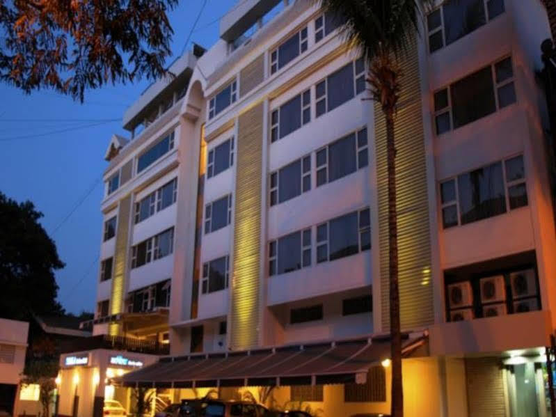 Kapila Business Hotel Pune Eksteriør bilde