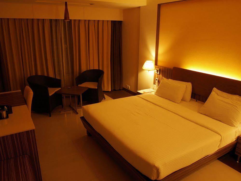 Kapila Business Hotel Pune Eksteriør bilde